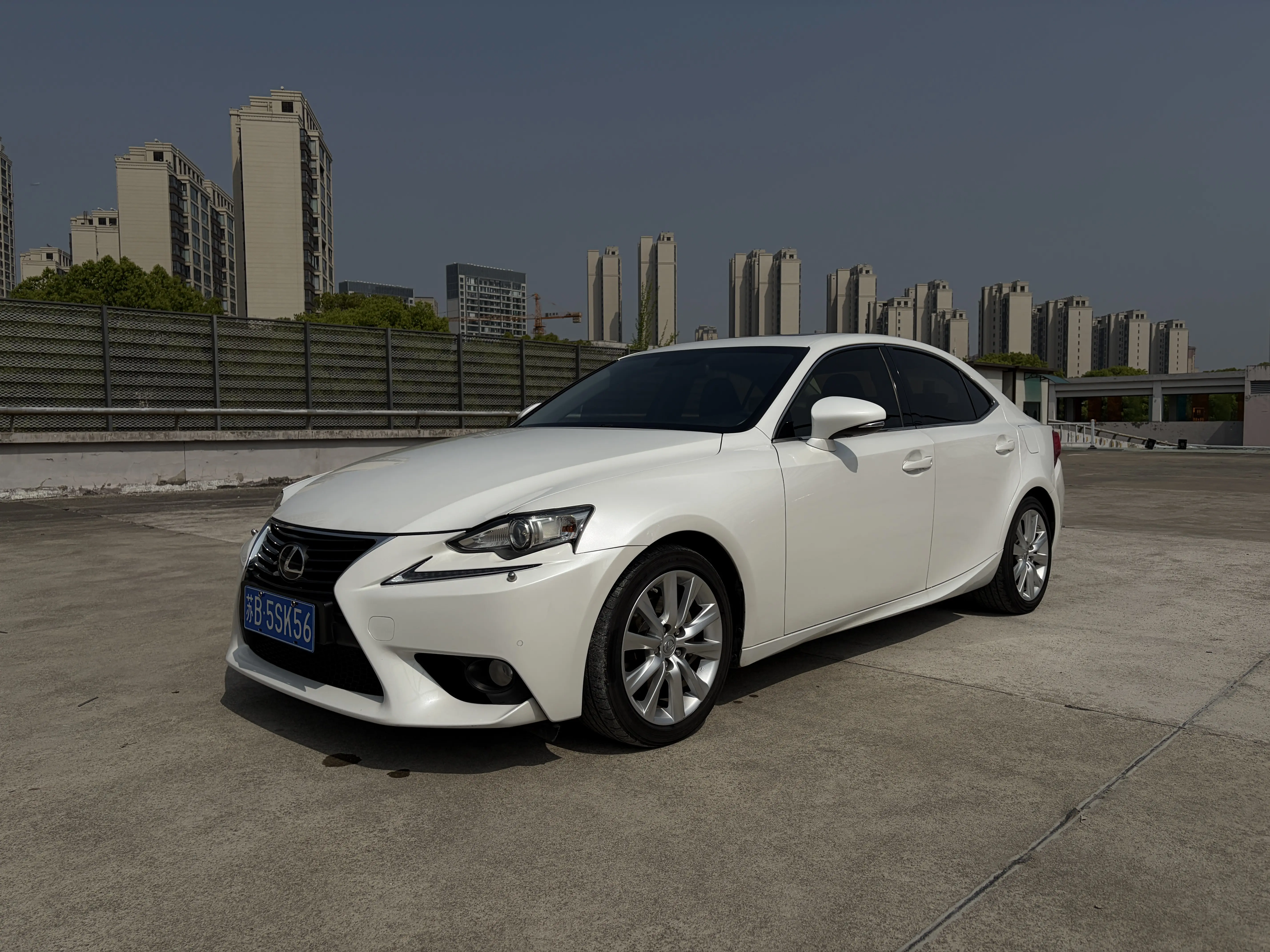 Lexus IS