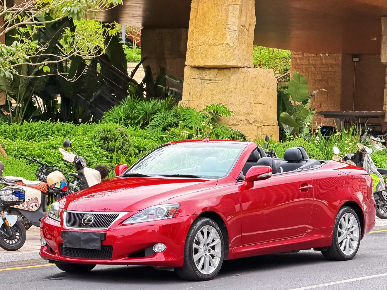 Lexus IS