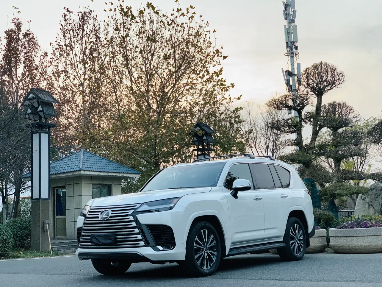 Lexus LX