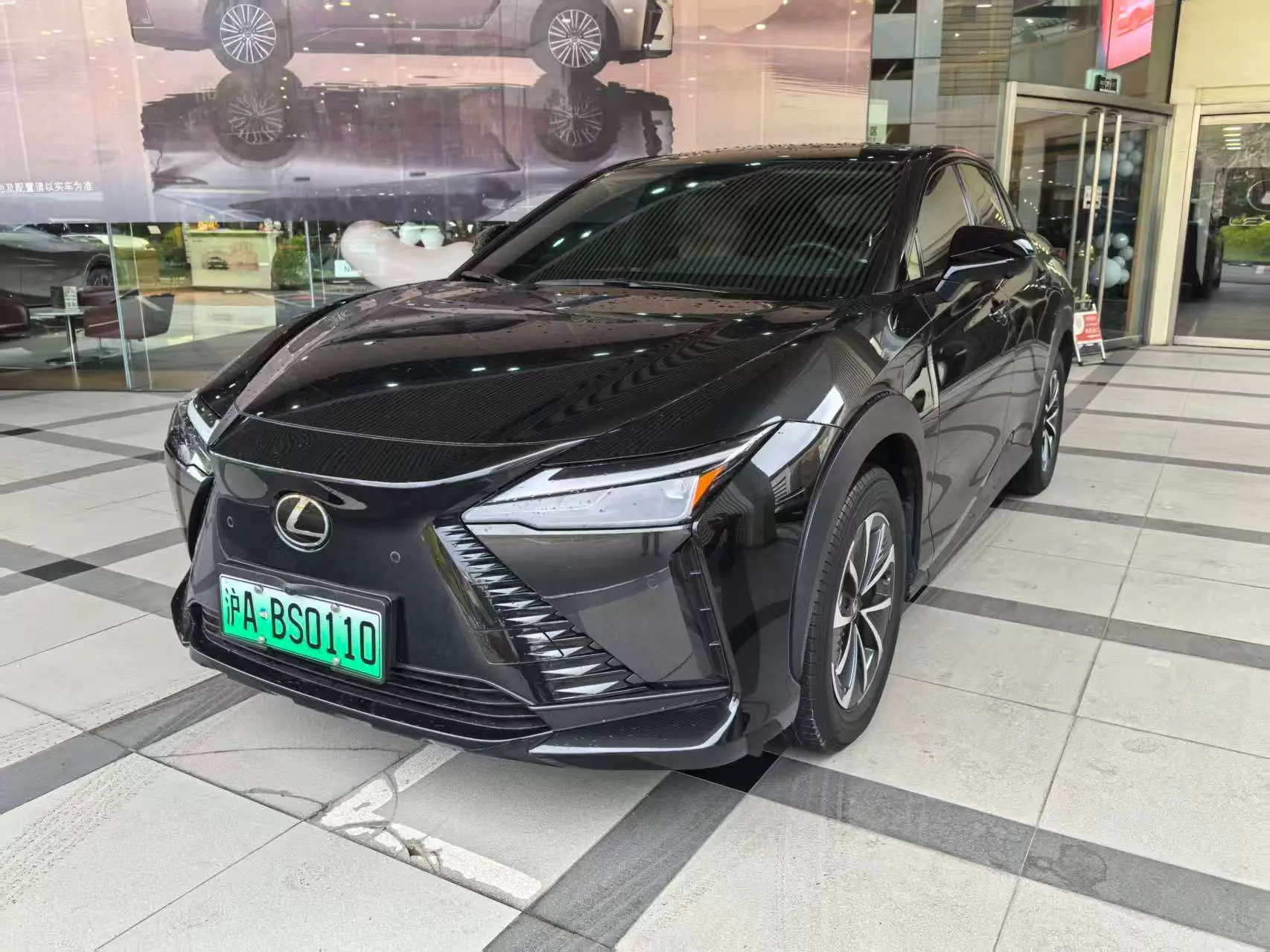Lexus RZ