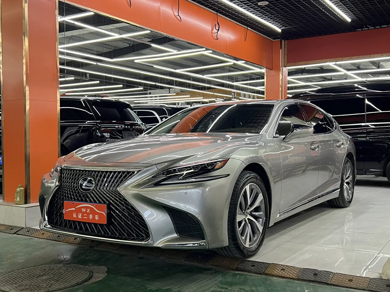 Lexus LS