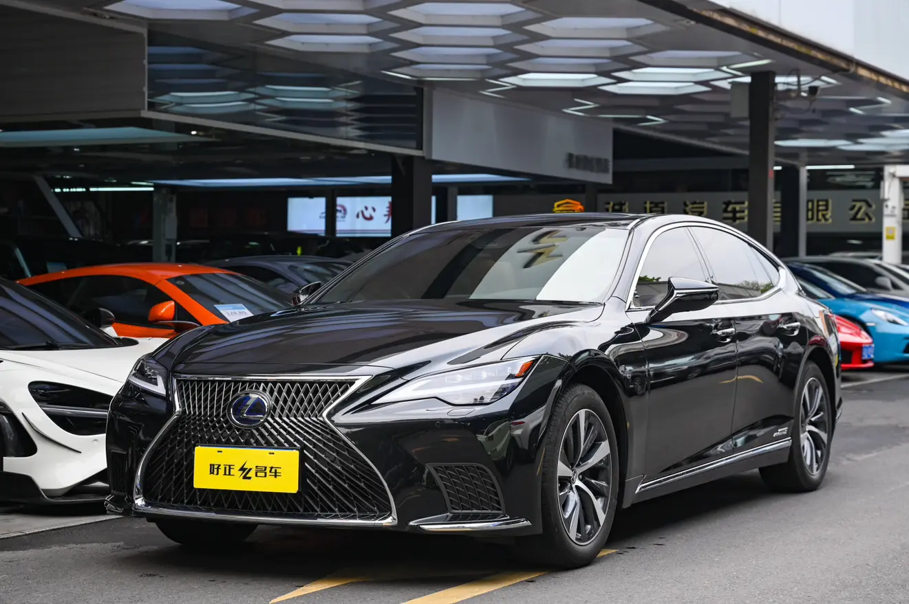 Lexus LS