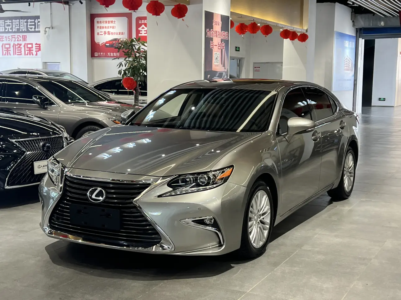 Lexus ES