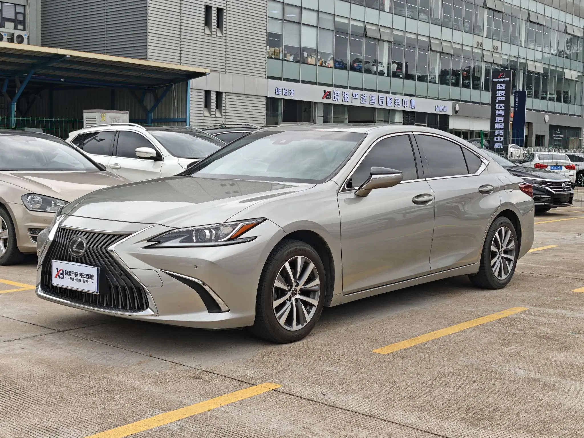 Lexus ES