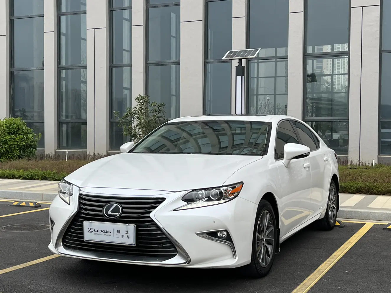 Lexus ES