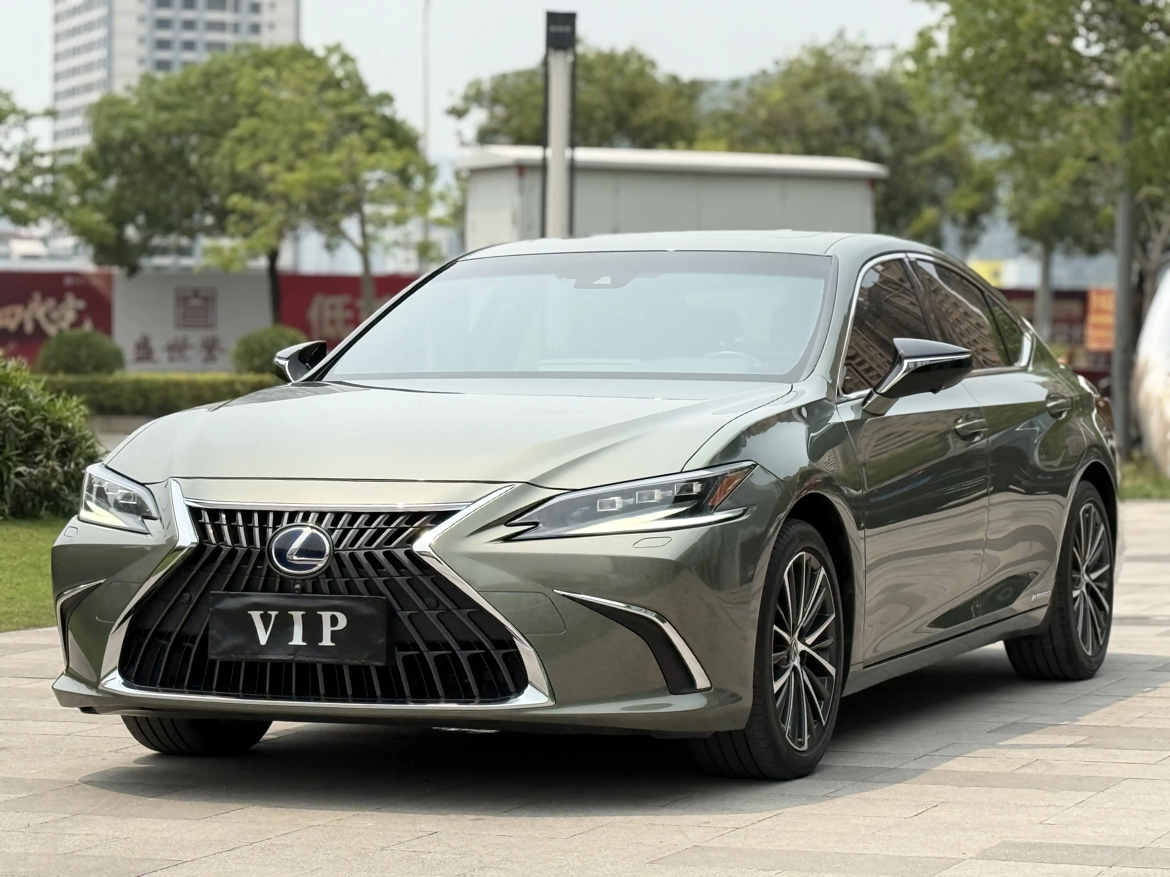 Lexus ES