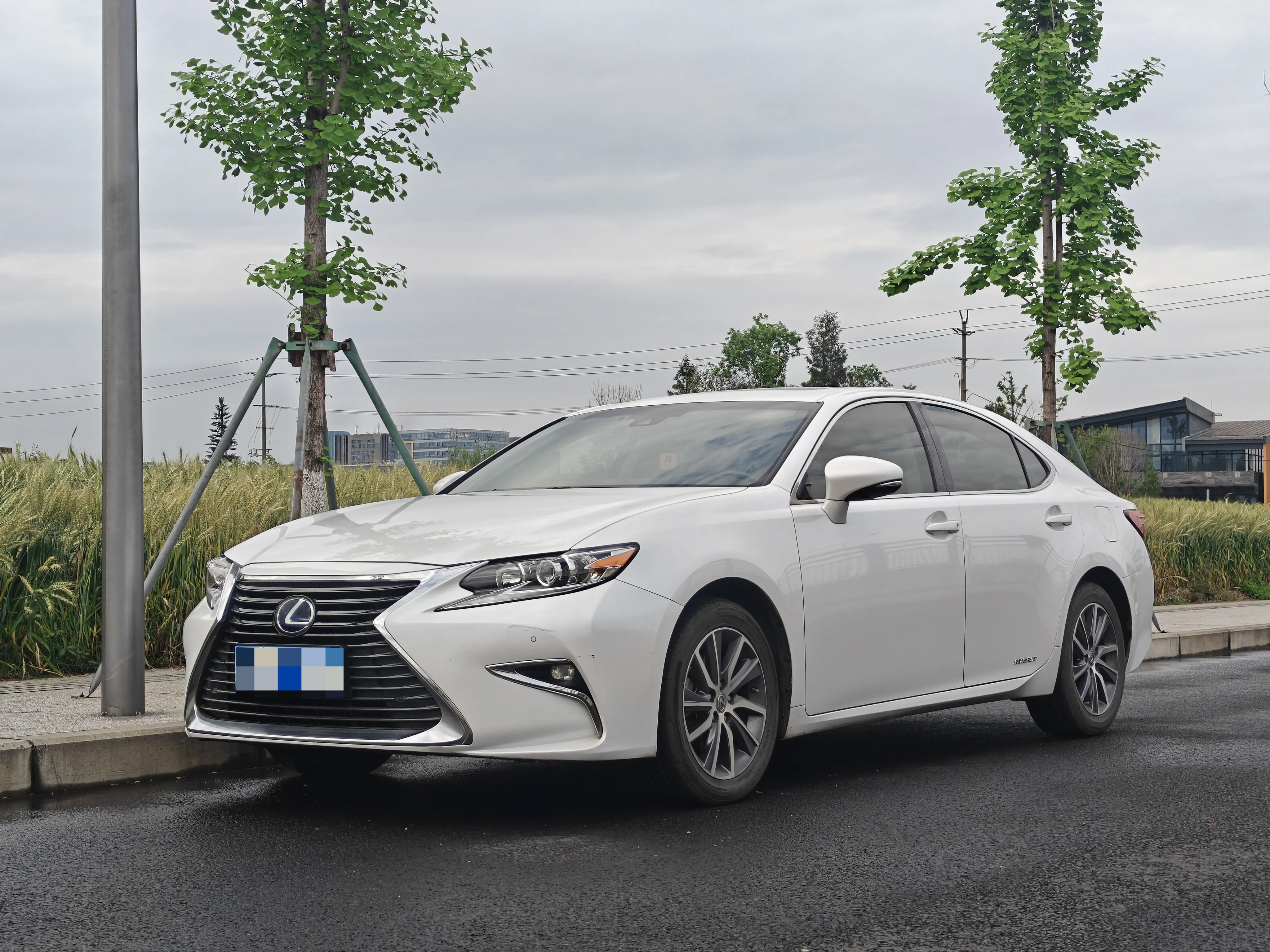 Lexus ES