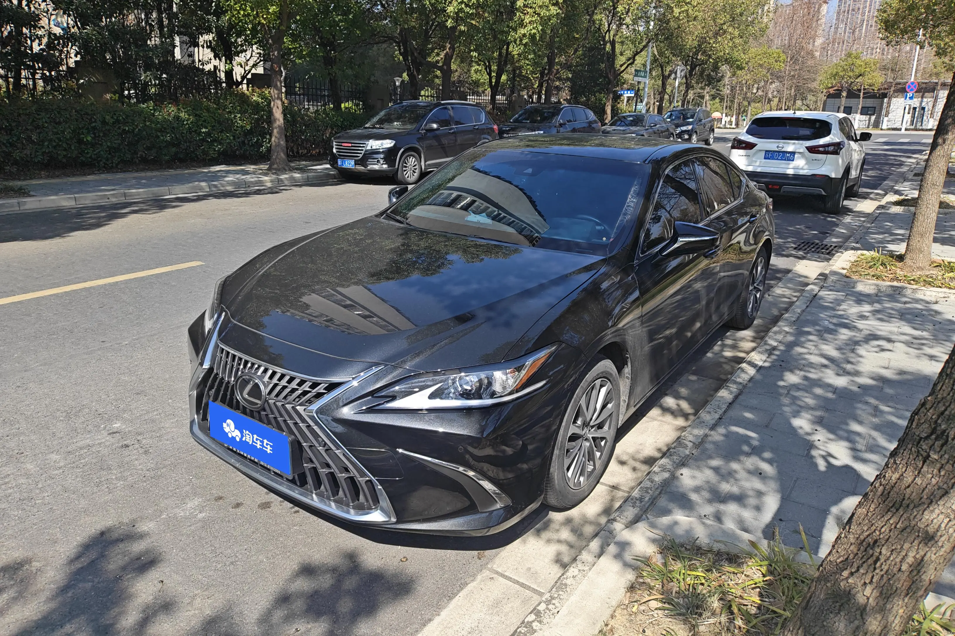 Lexus ES