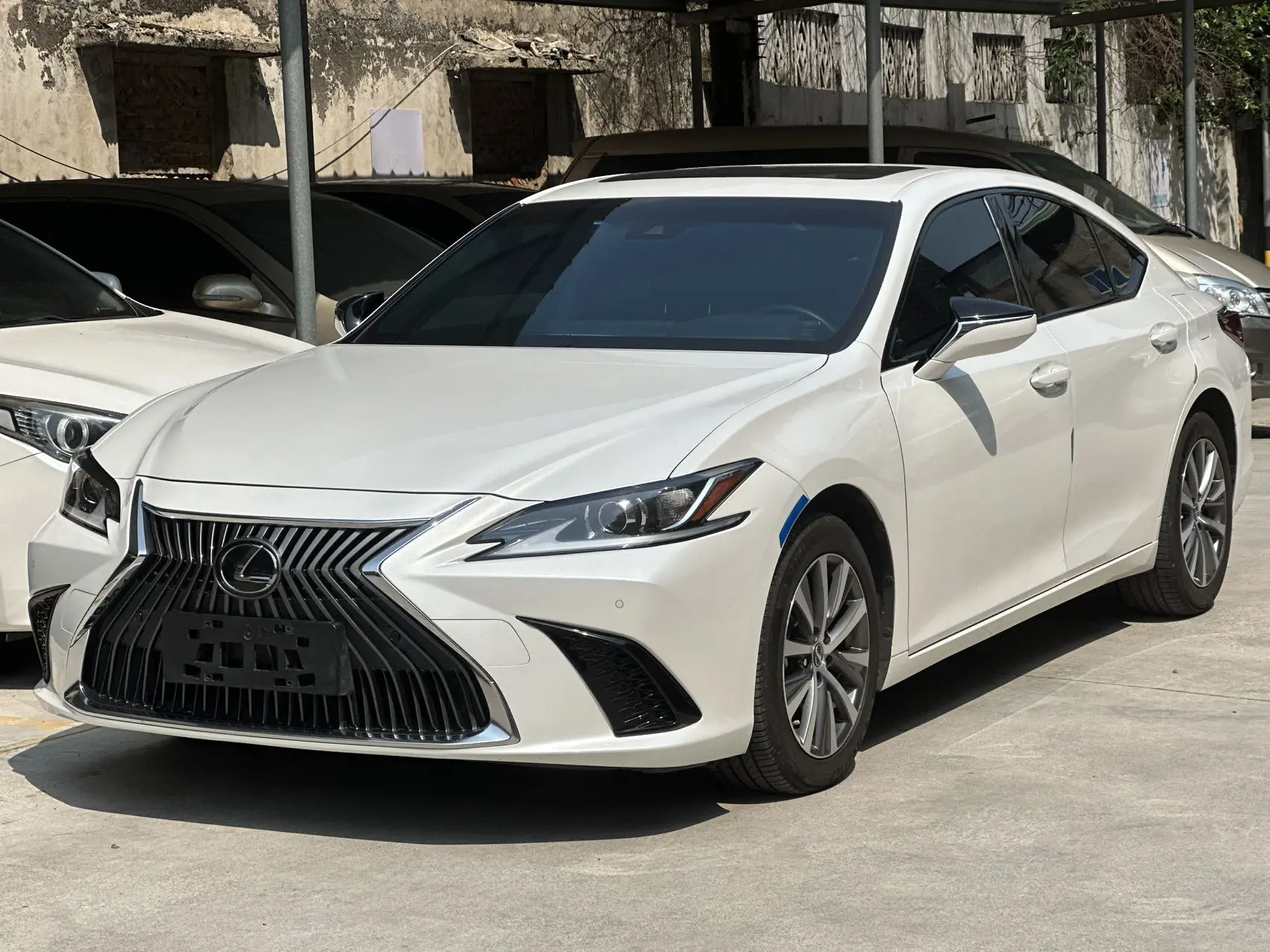 Lexus ES