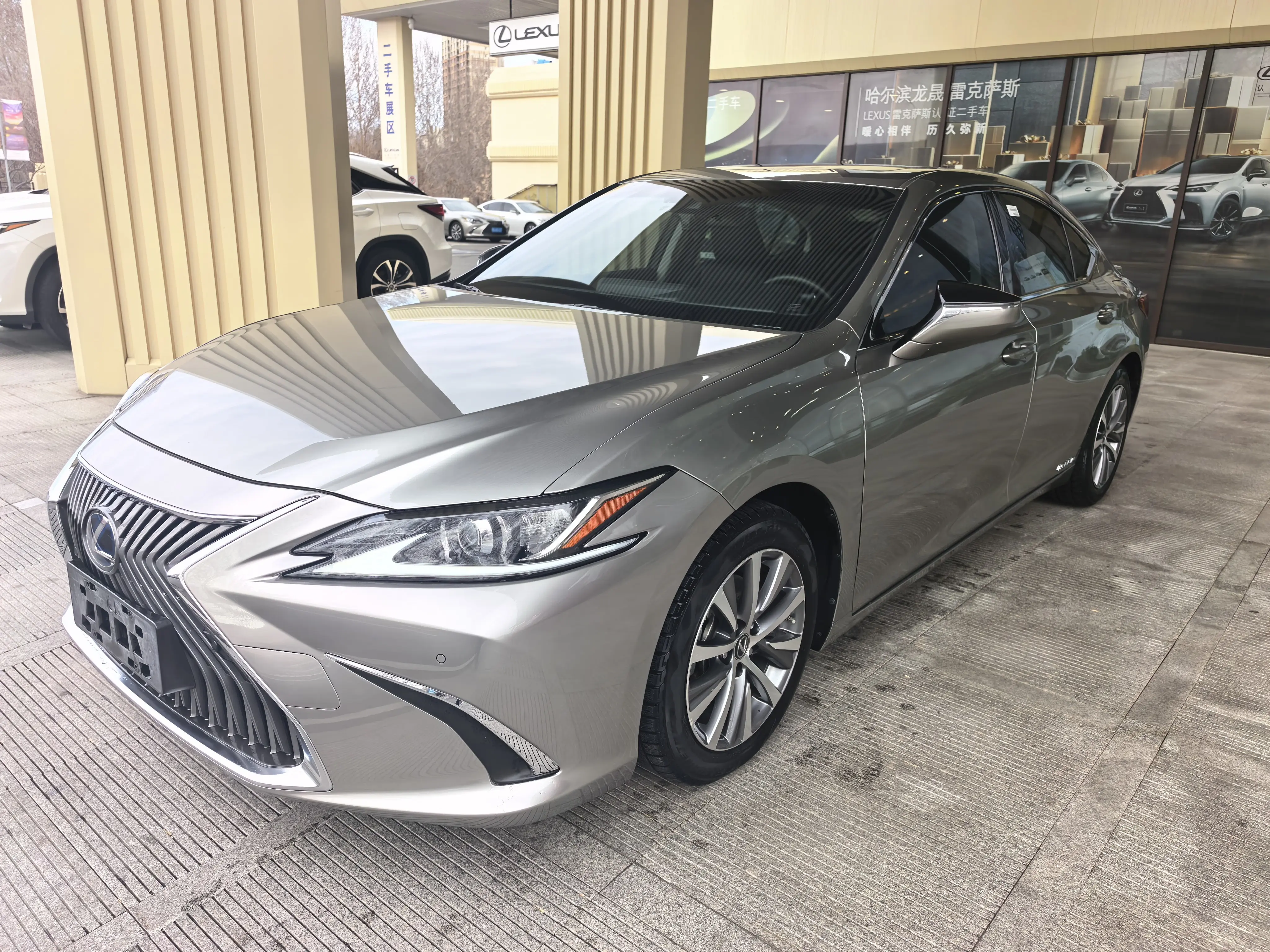 Lexus ES