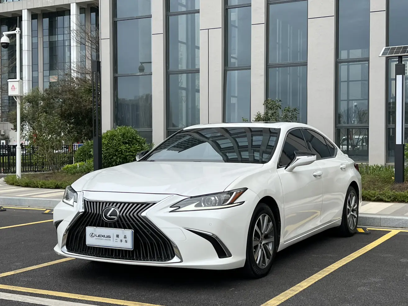 Lexus ES