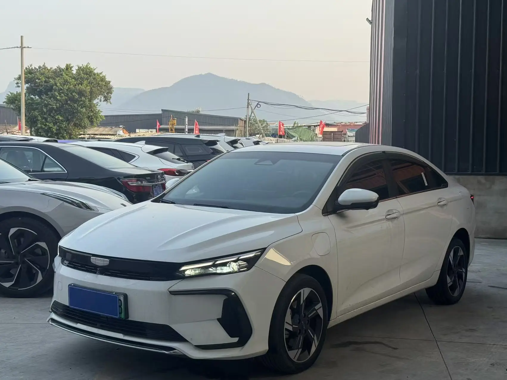 Geely Emgrand L HiP