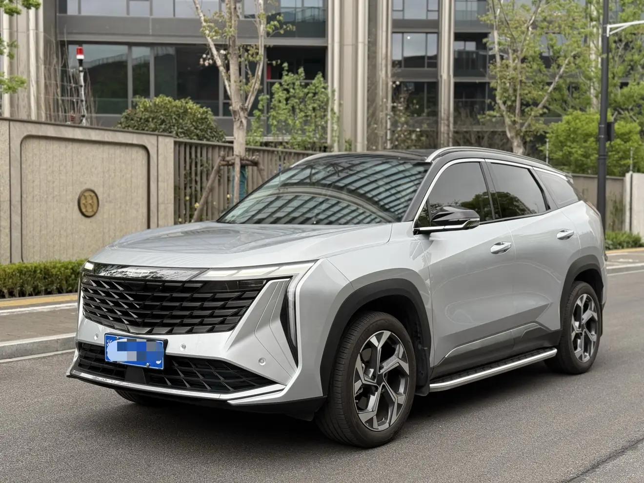 Geely Atlas L