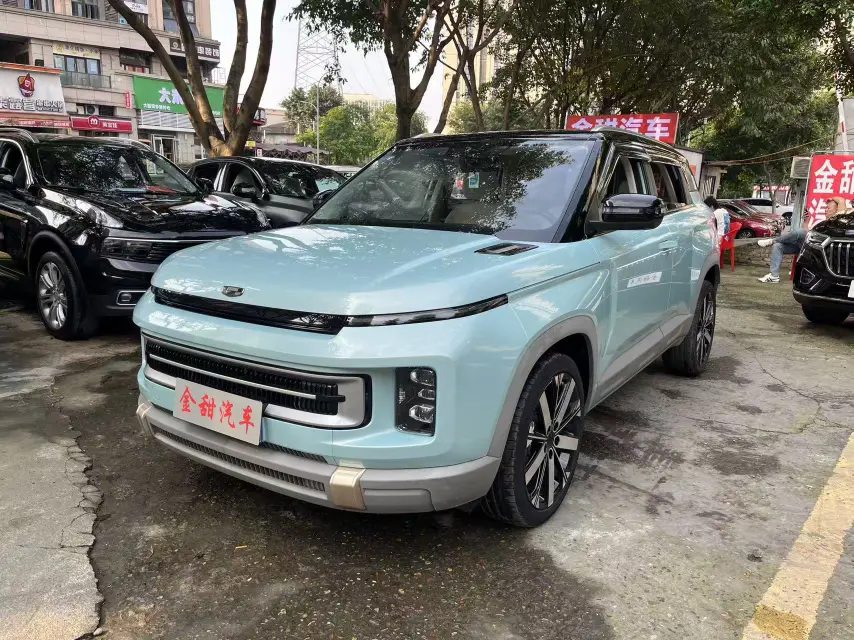 Geely ICON