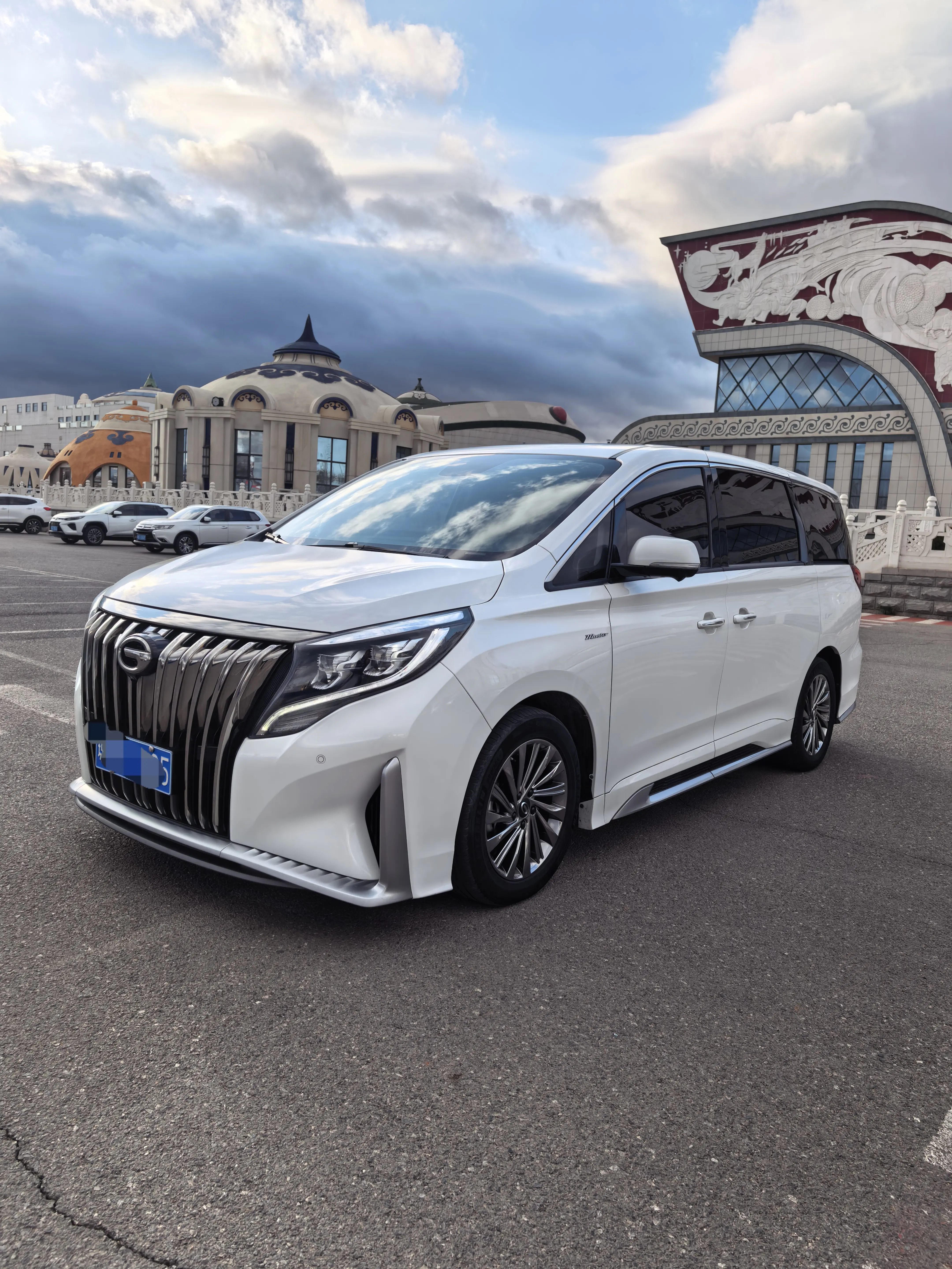 GAC Trumpchi M8