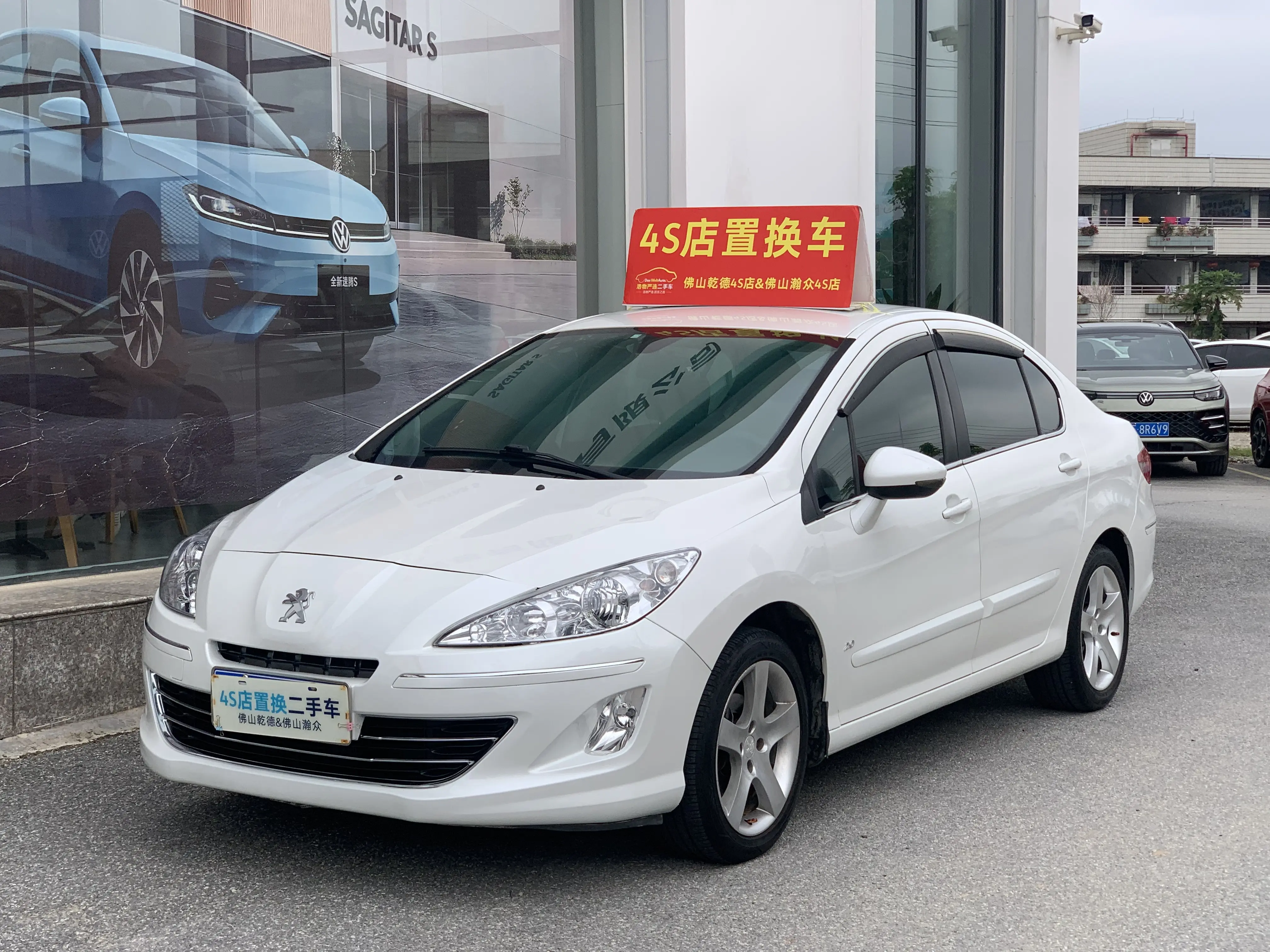 Peugeot 408