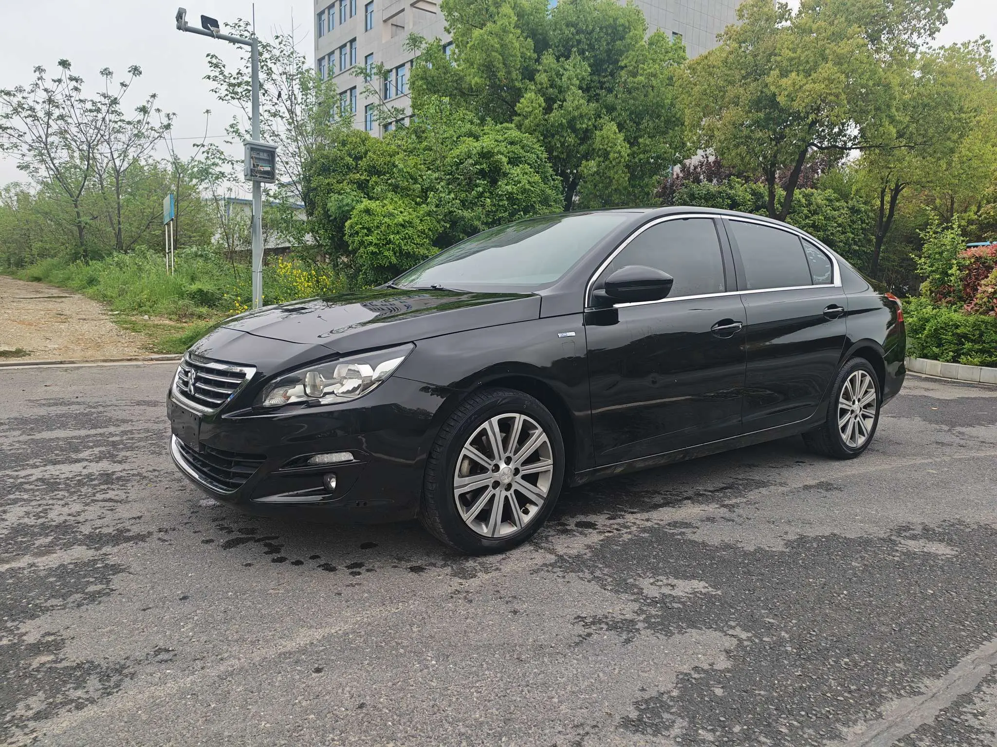 Peugeot 408