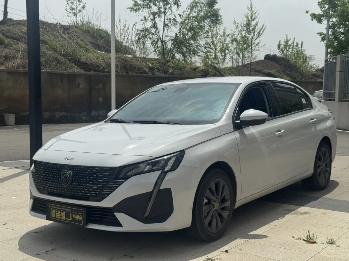 Peugeot 408