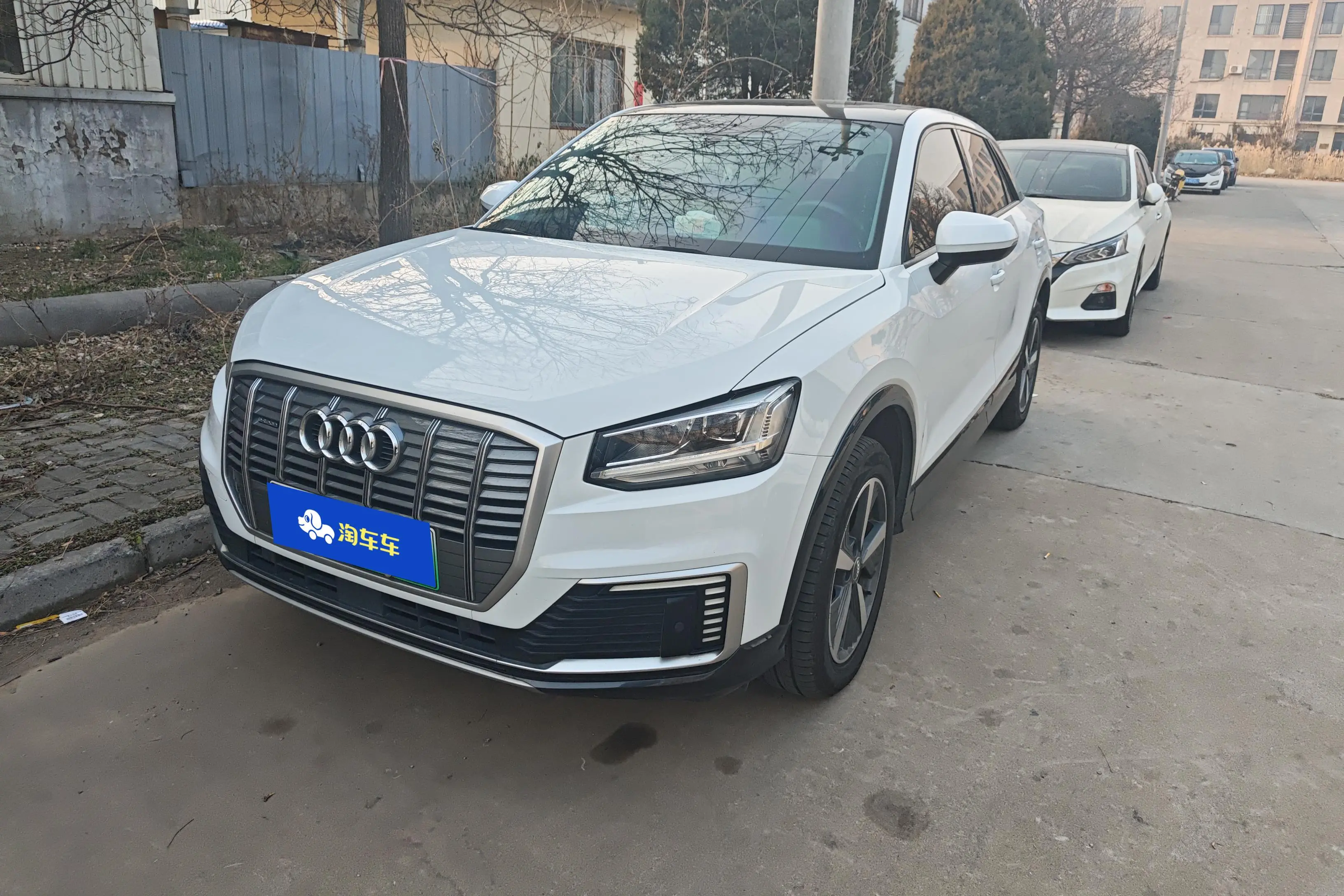 Audi Q2L e-tron
