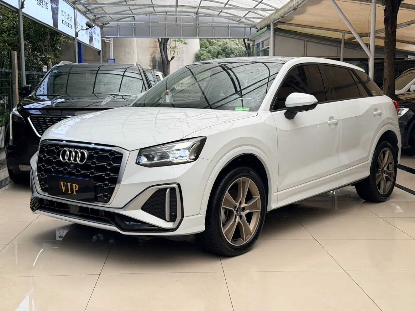 Audi Q2L