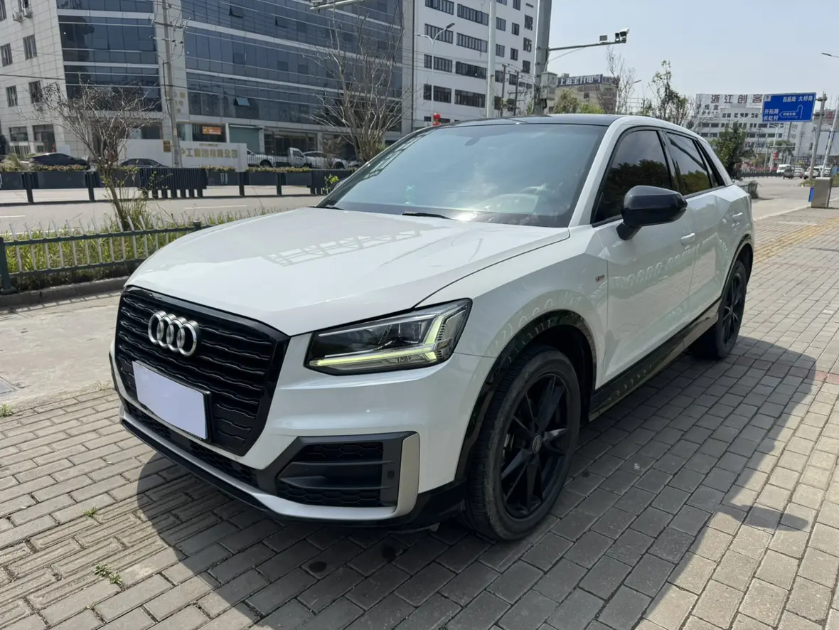 Audi Q2L