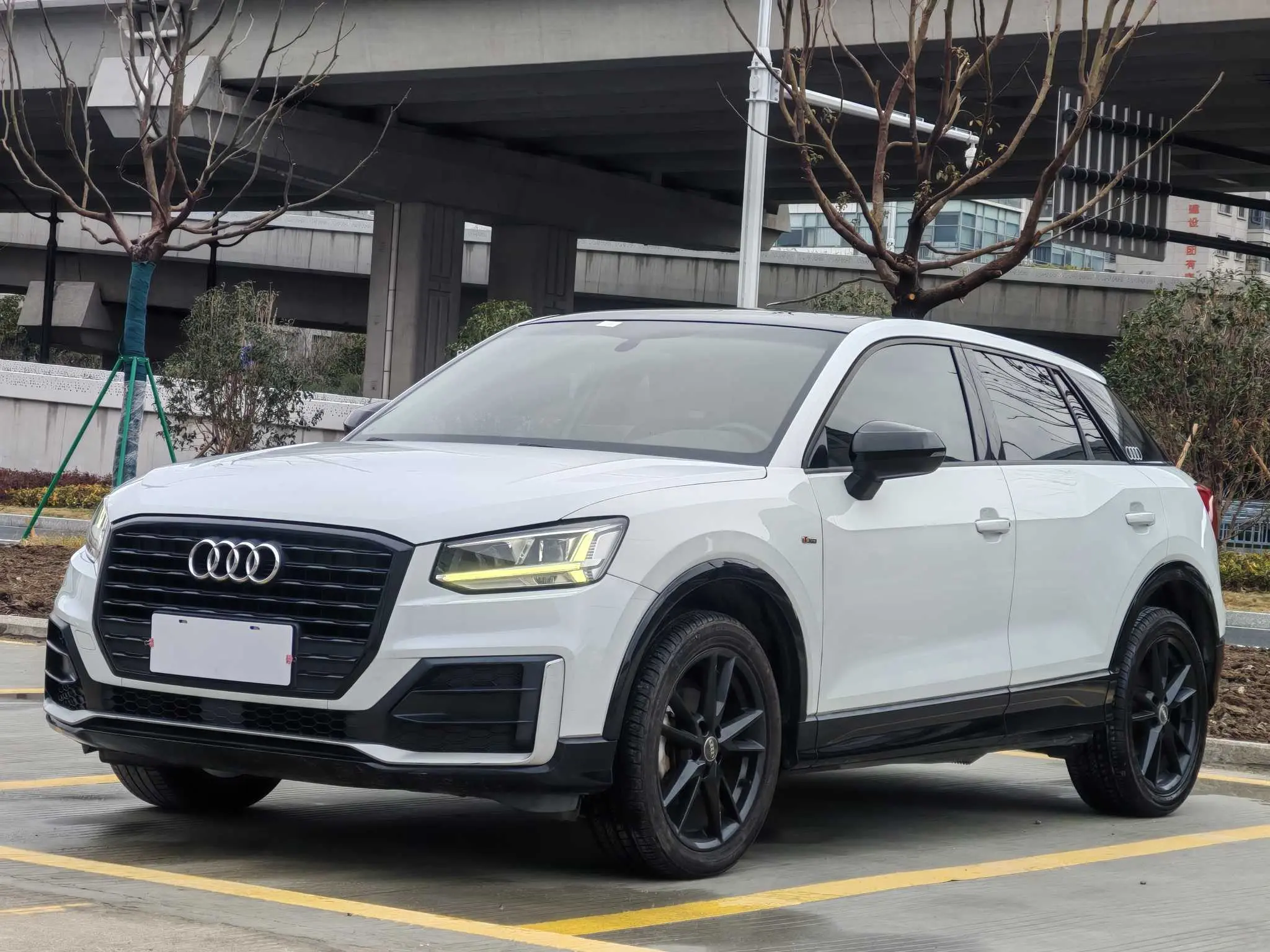 Audi Q2L
