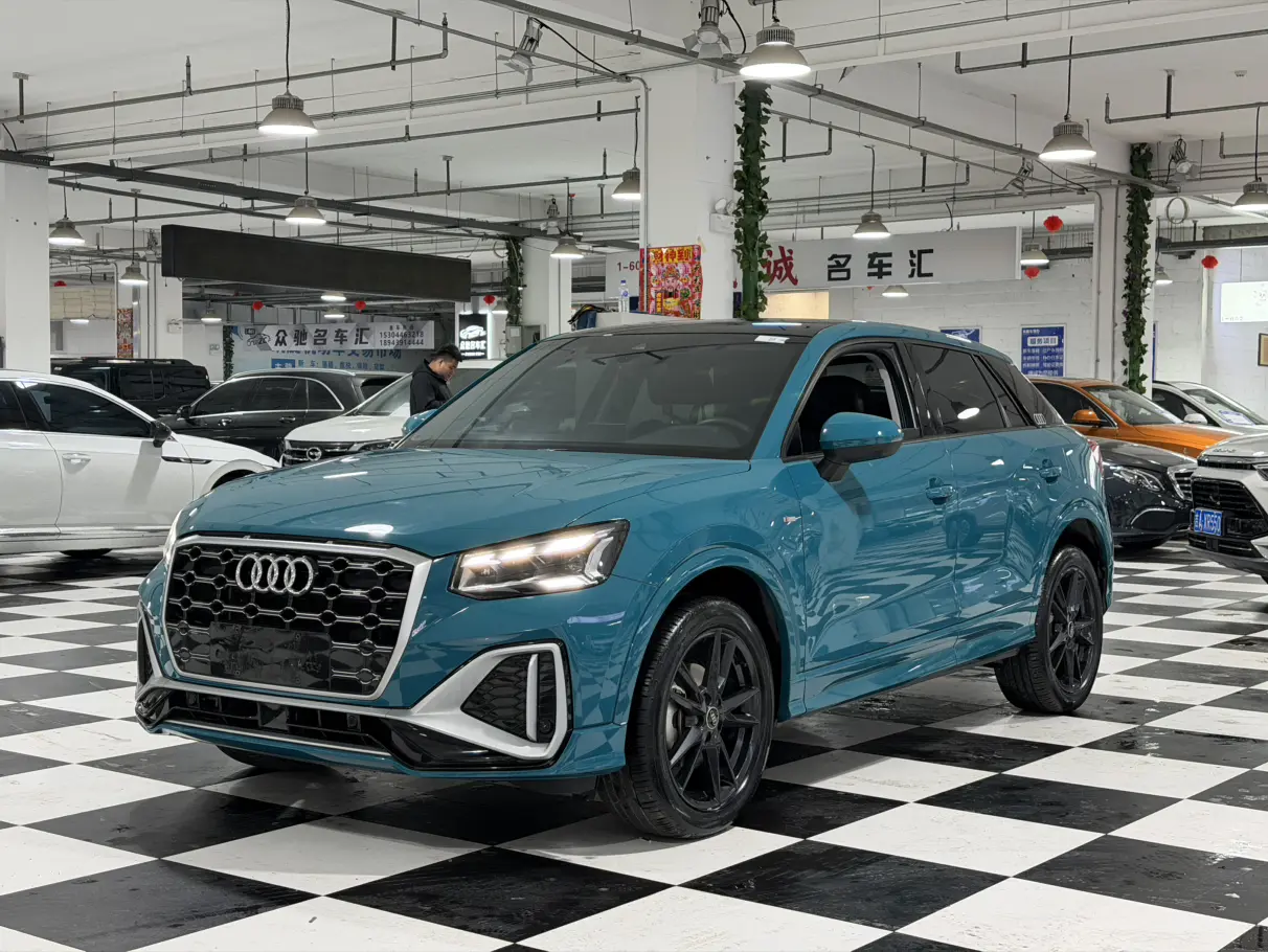 Audi Q2L