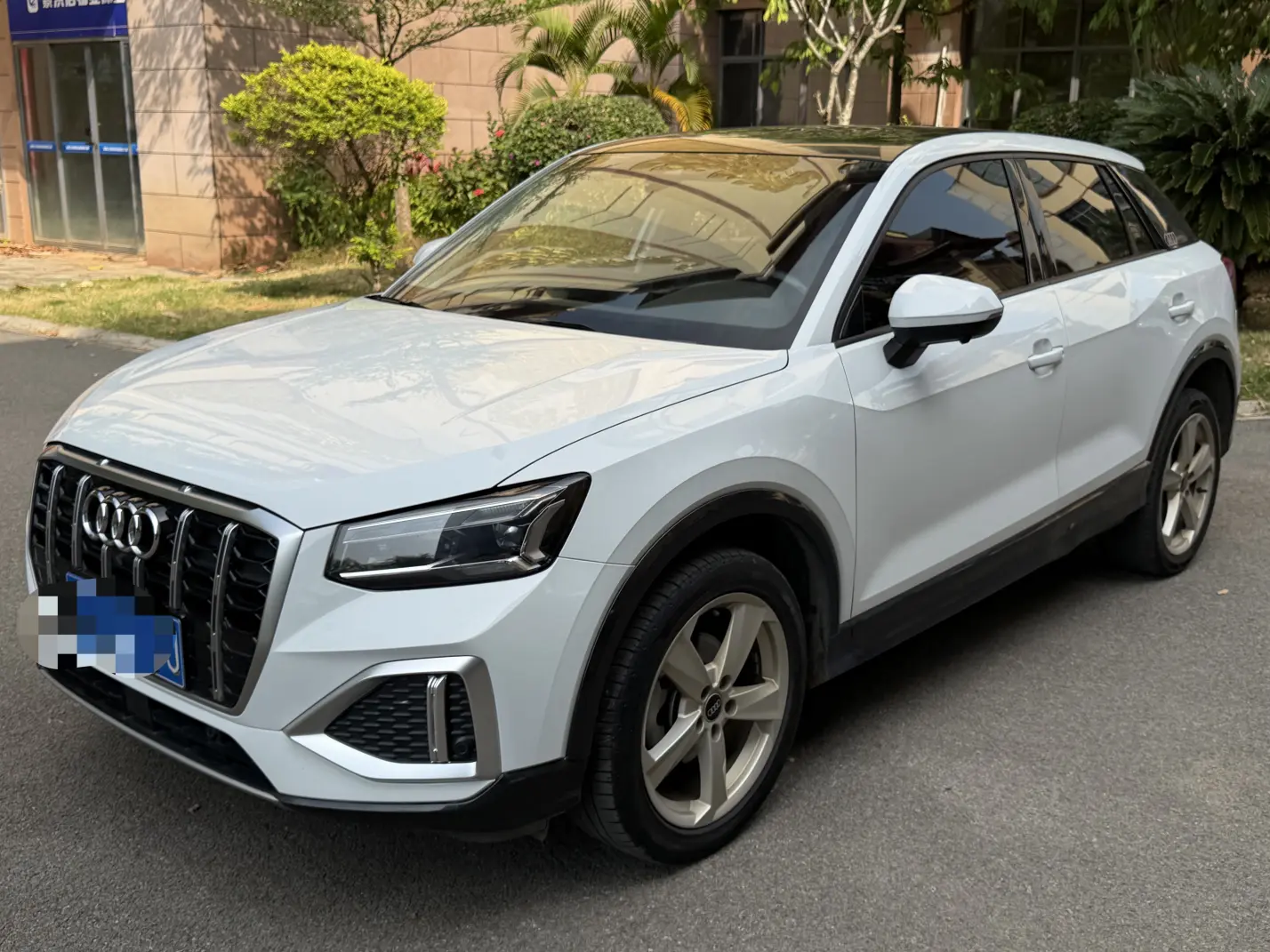 Audi Q2L