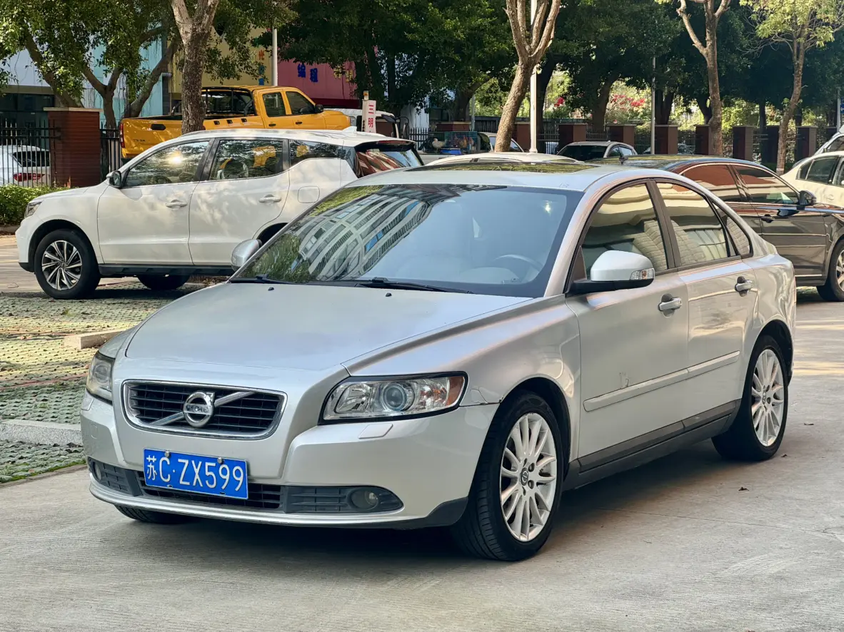 Volvo S40
