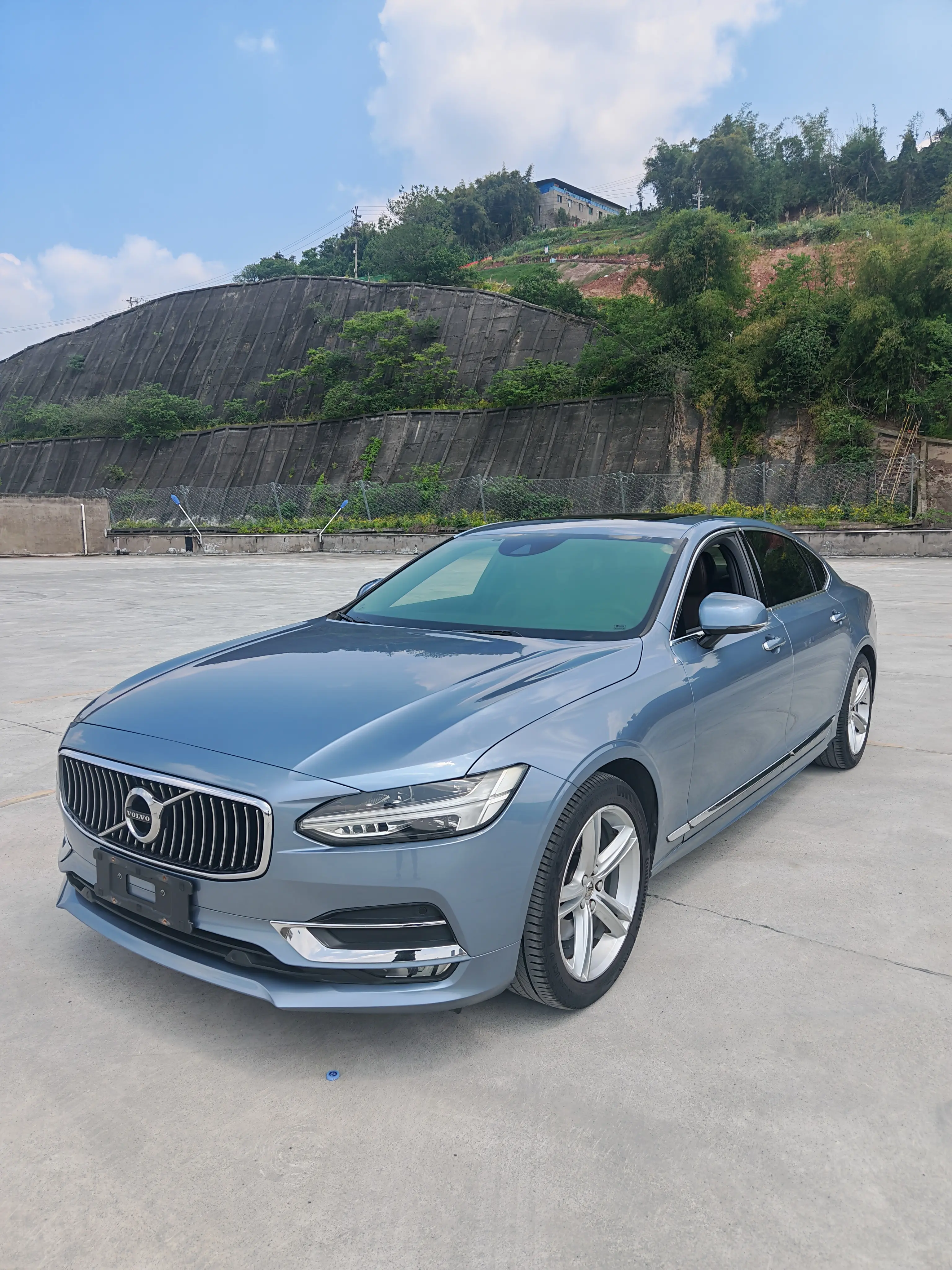Volvo S90
