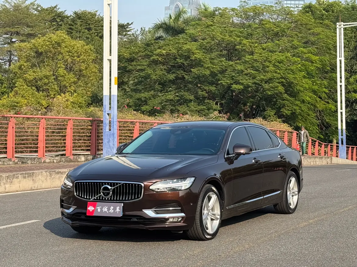 Volvo S90