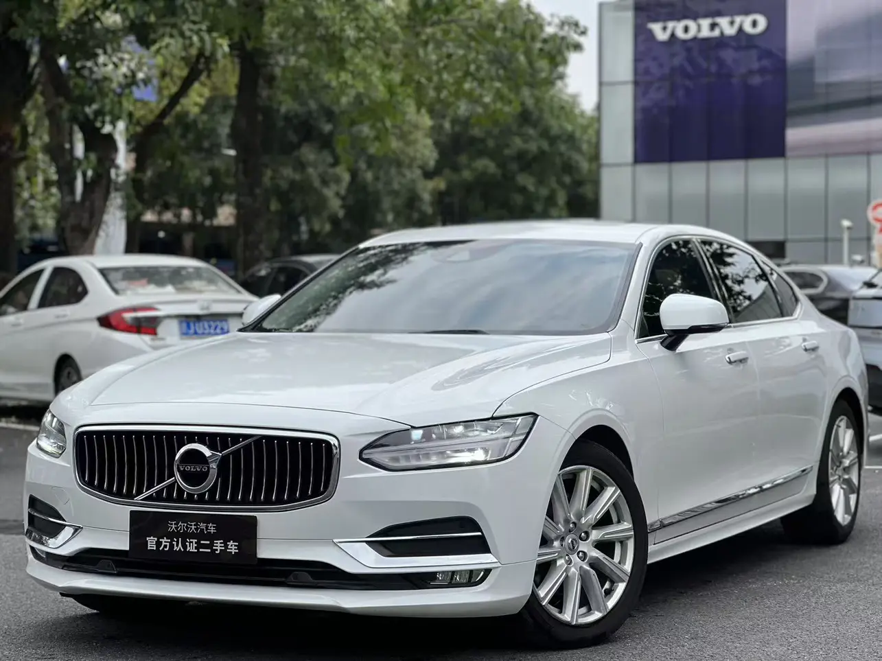 Volvo S90