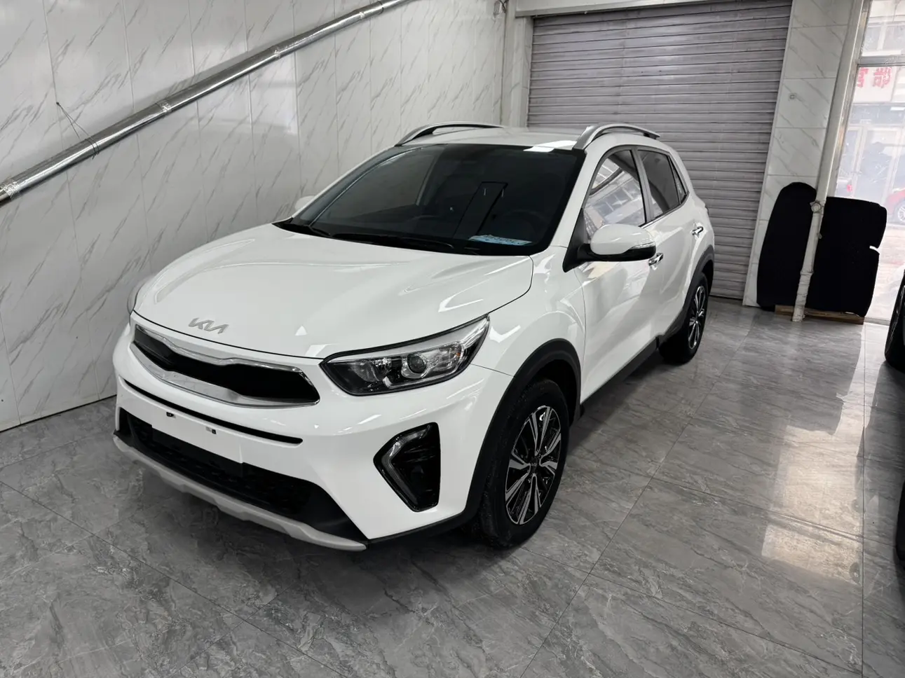 Kia KX1