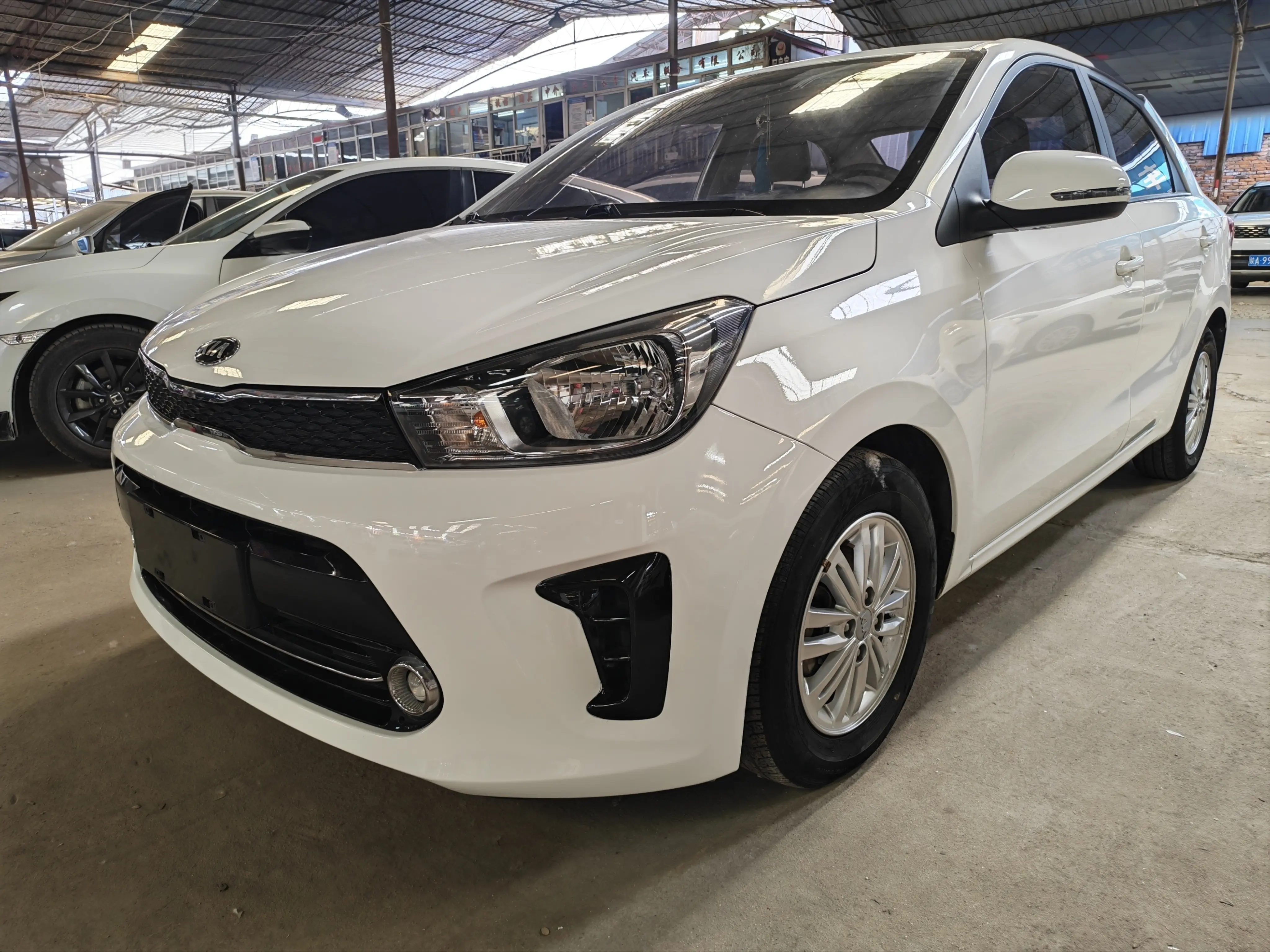 Kia Pegas