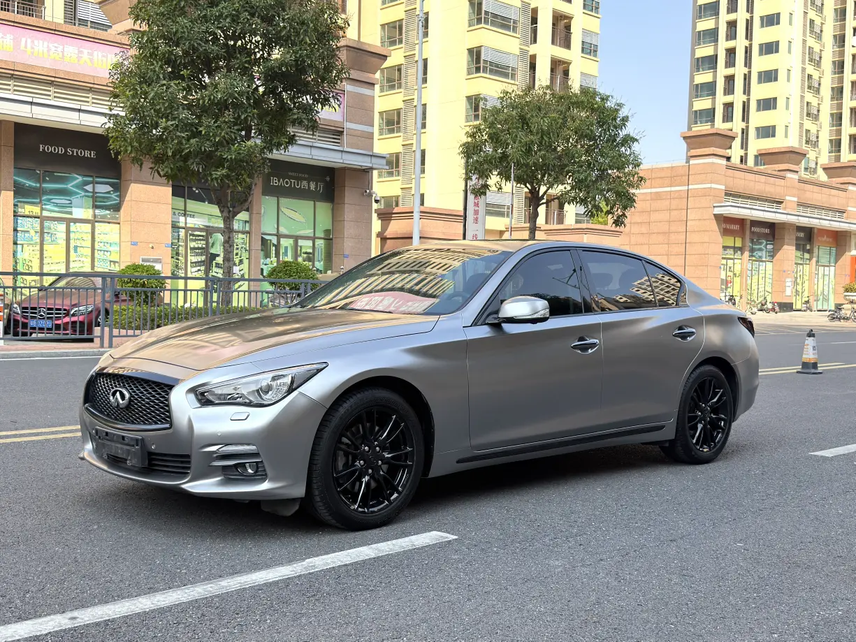 Infiniti Q50L