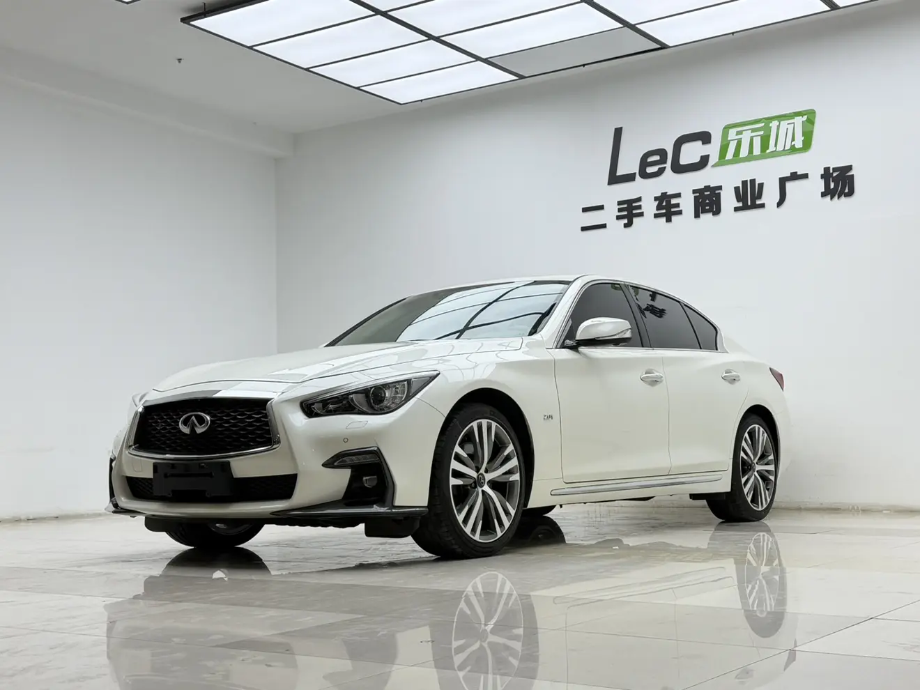Infiniti Q50L