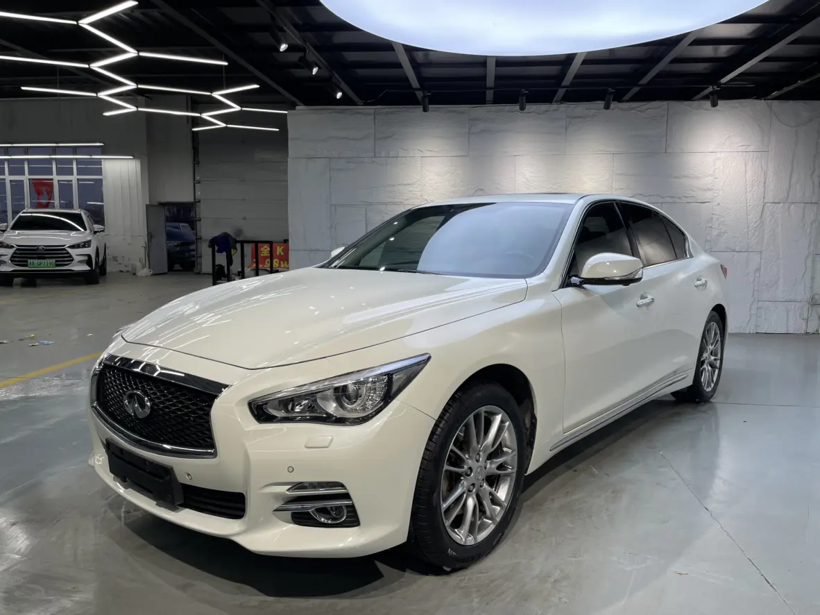 Infiniti Q50L