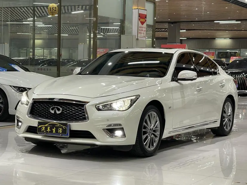 Infiniti Q50L