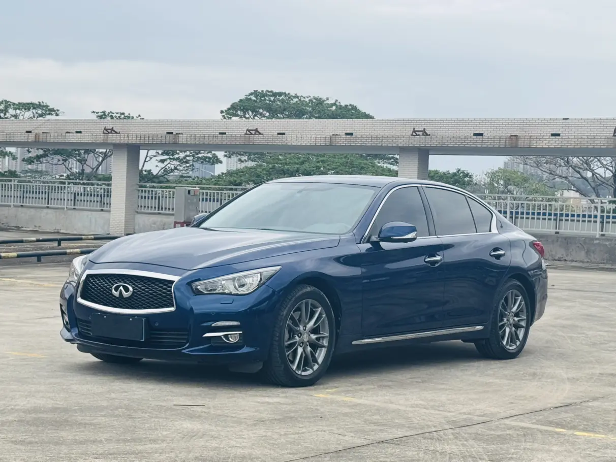 Infiniti Q50L