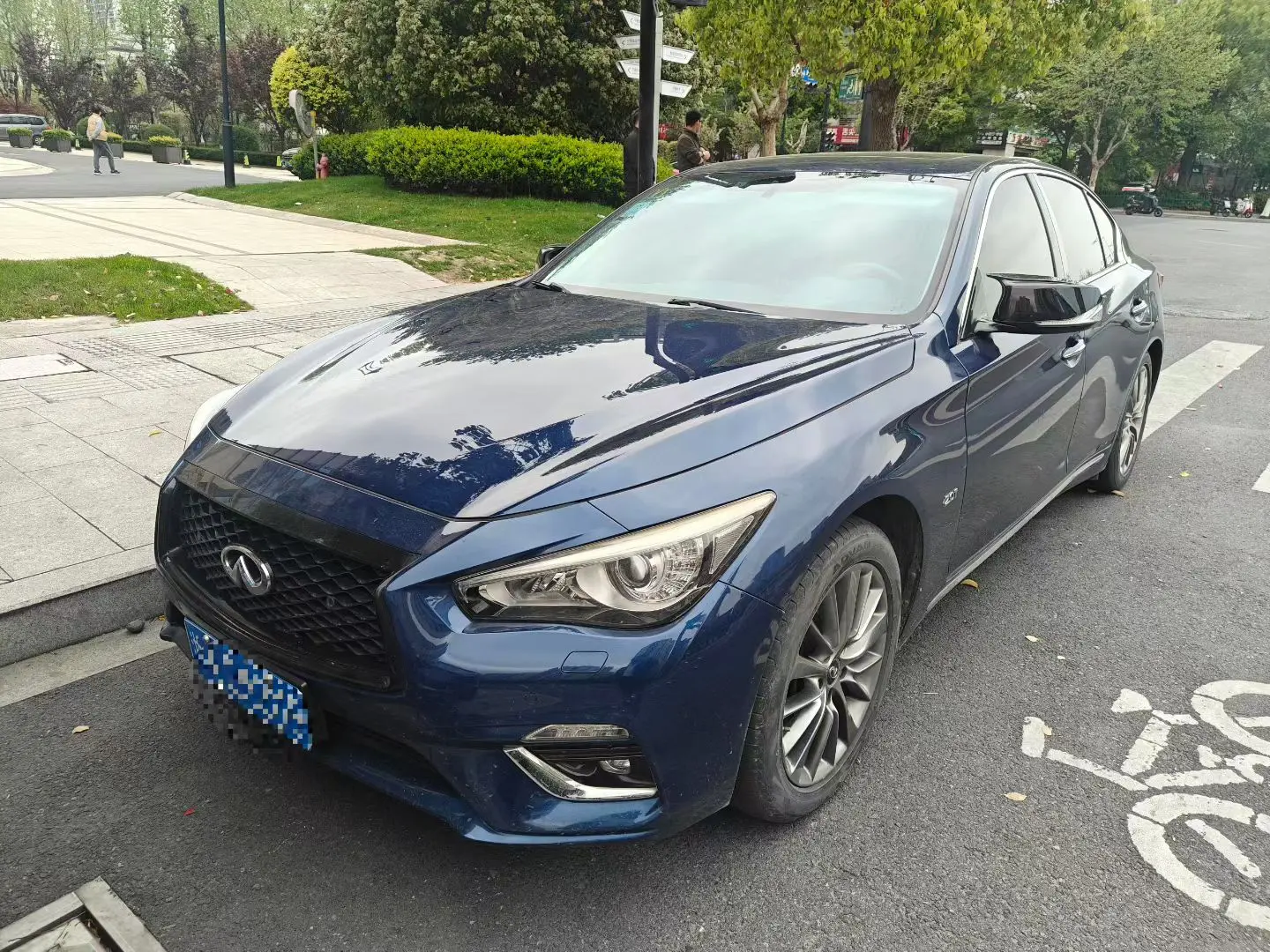Infiniti Q50L