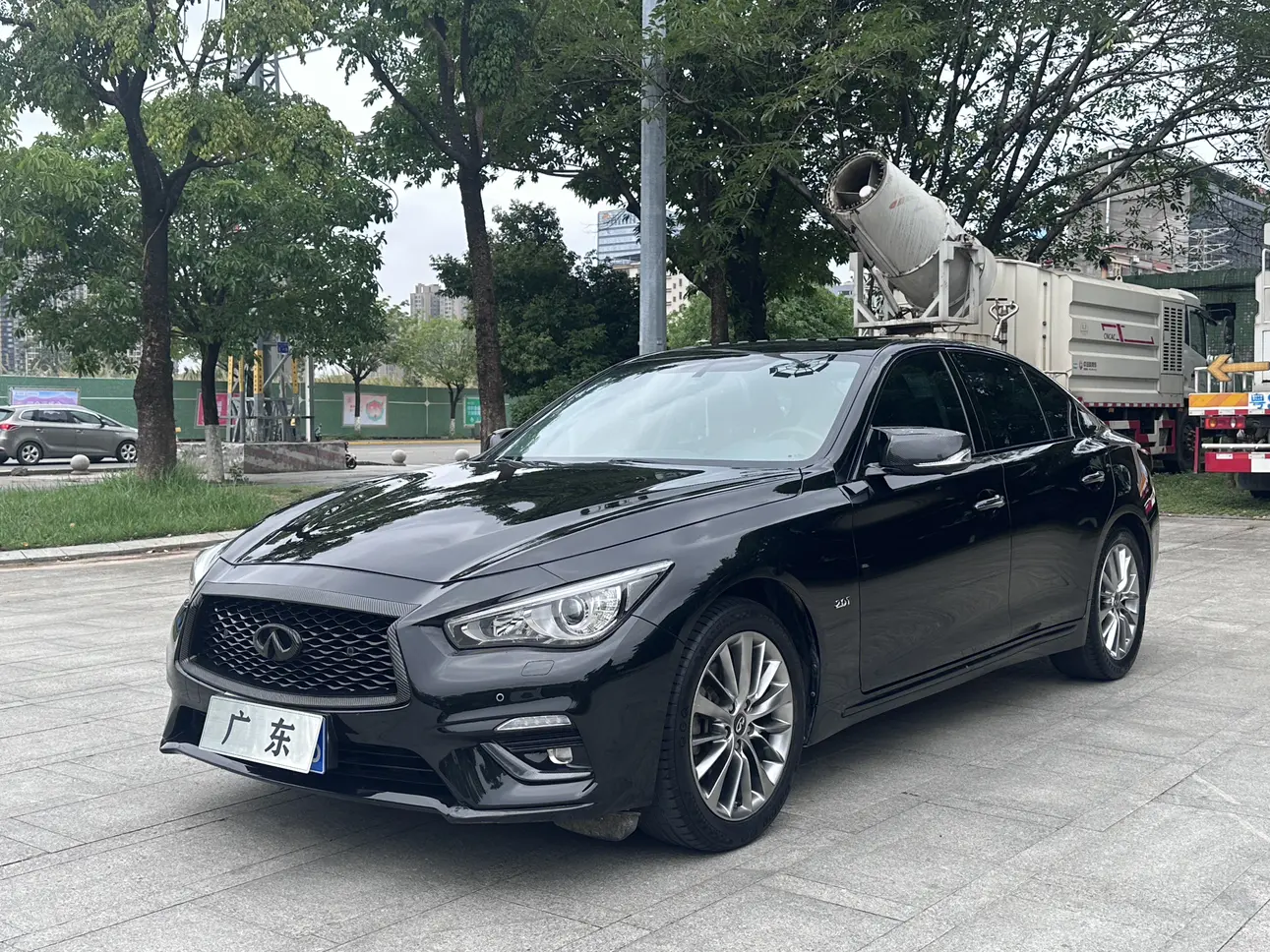 Infiniti Q50L
