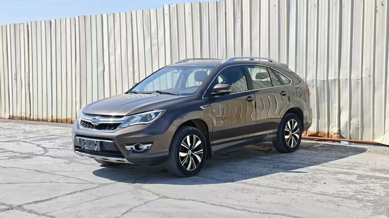 BYD S7