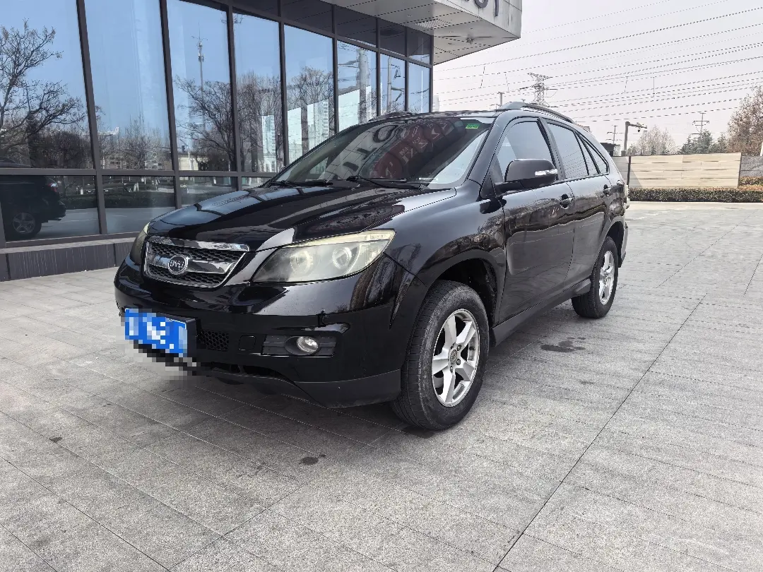 BYD S6