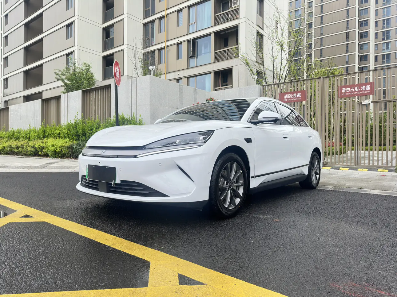 BYD Qin L EV