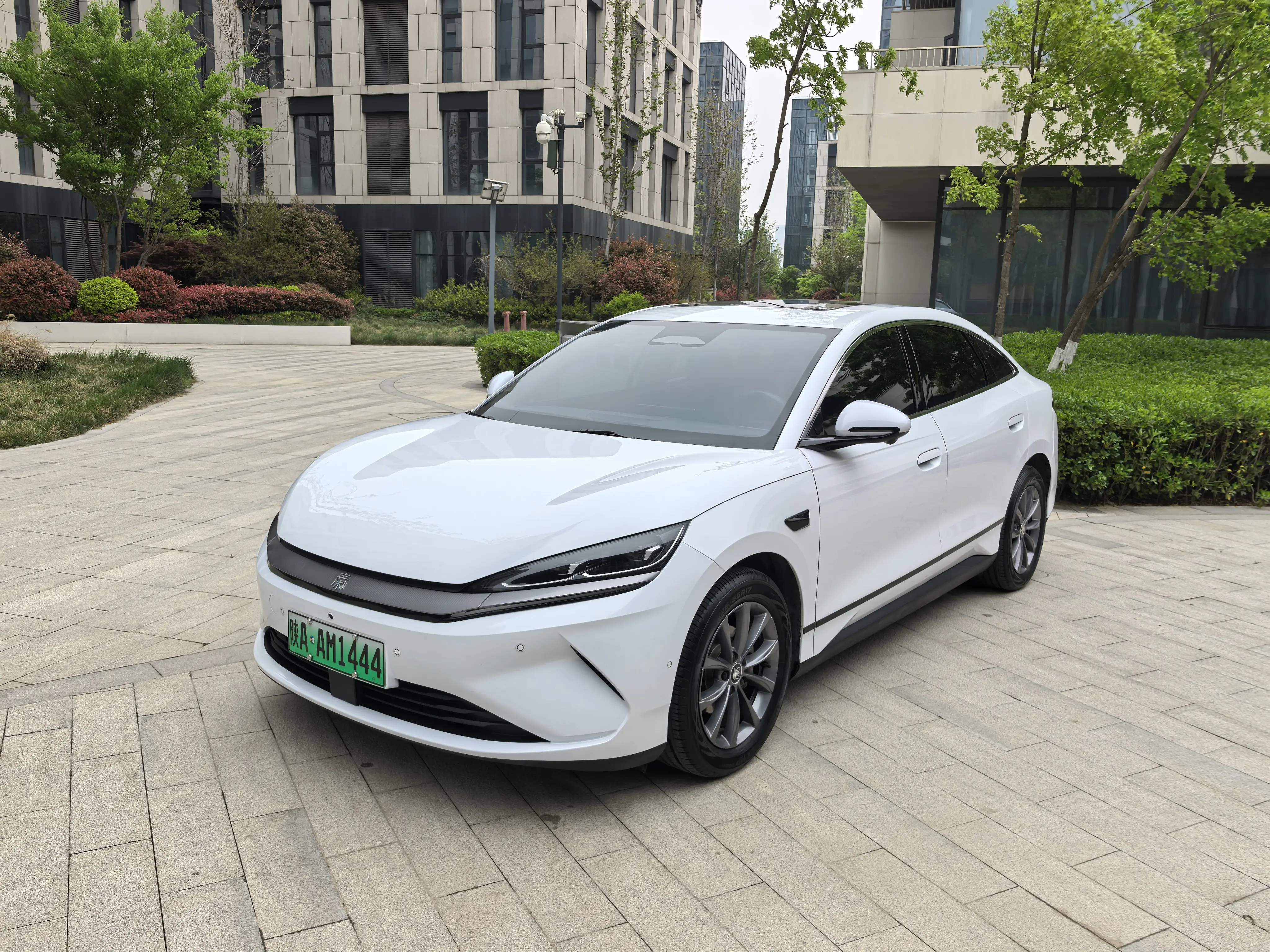 BYD Qin L EV