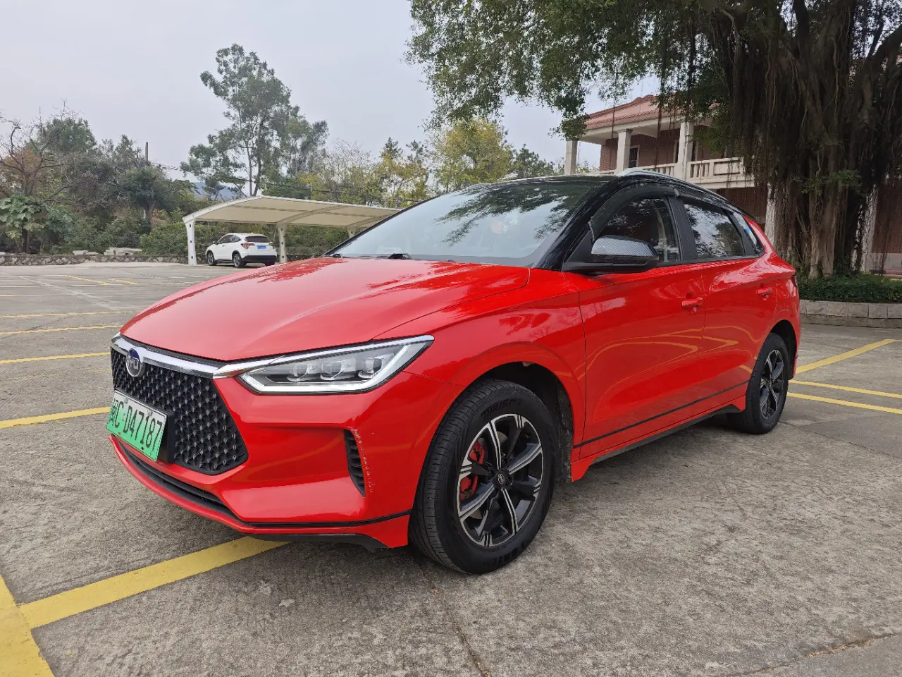 BYD e2