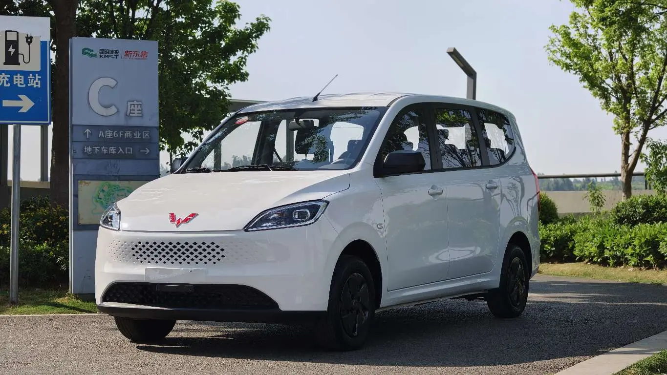 Wuling Hongguang Extended Range