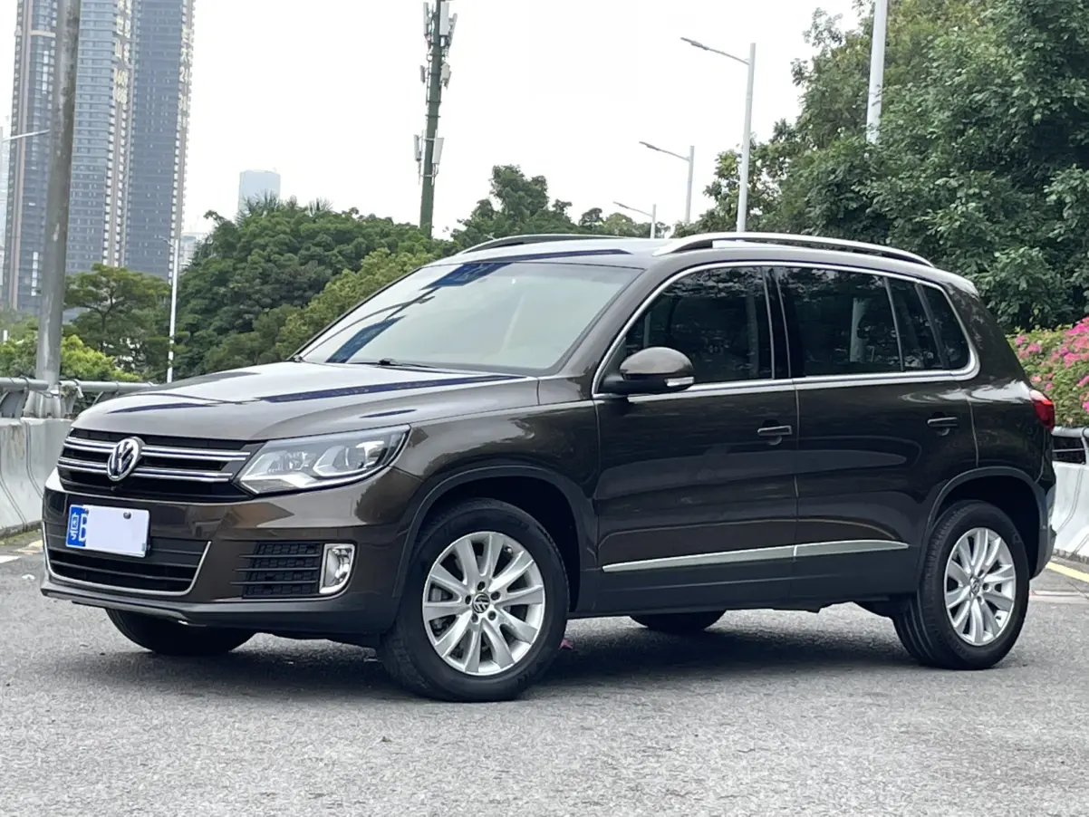 Volkswagen Tiguan (Tharu)