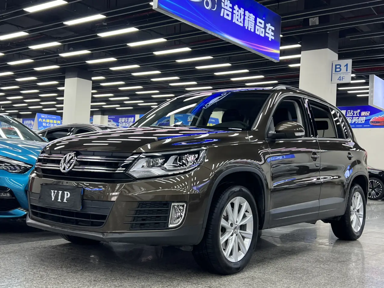 Volkswagen Tiguan (Tharu)