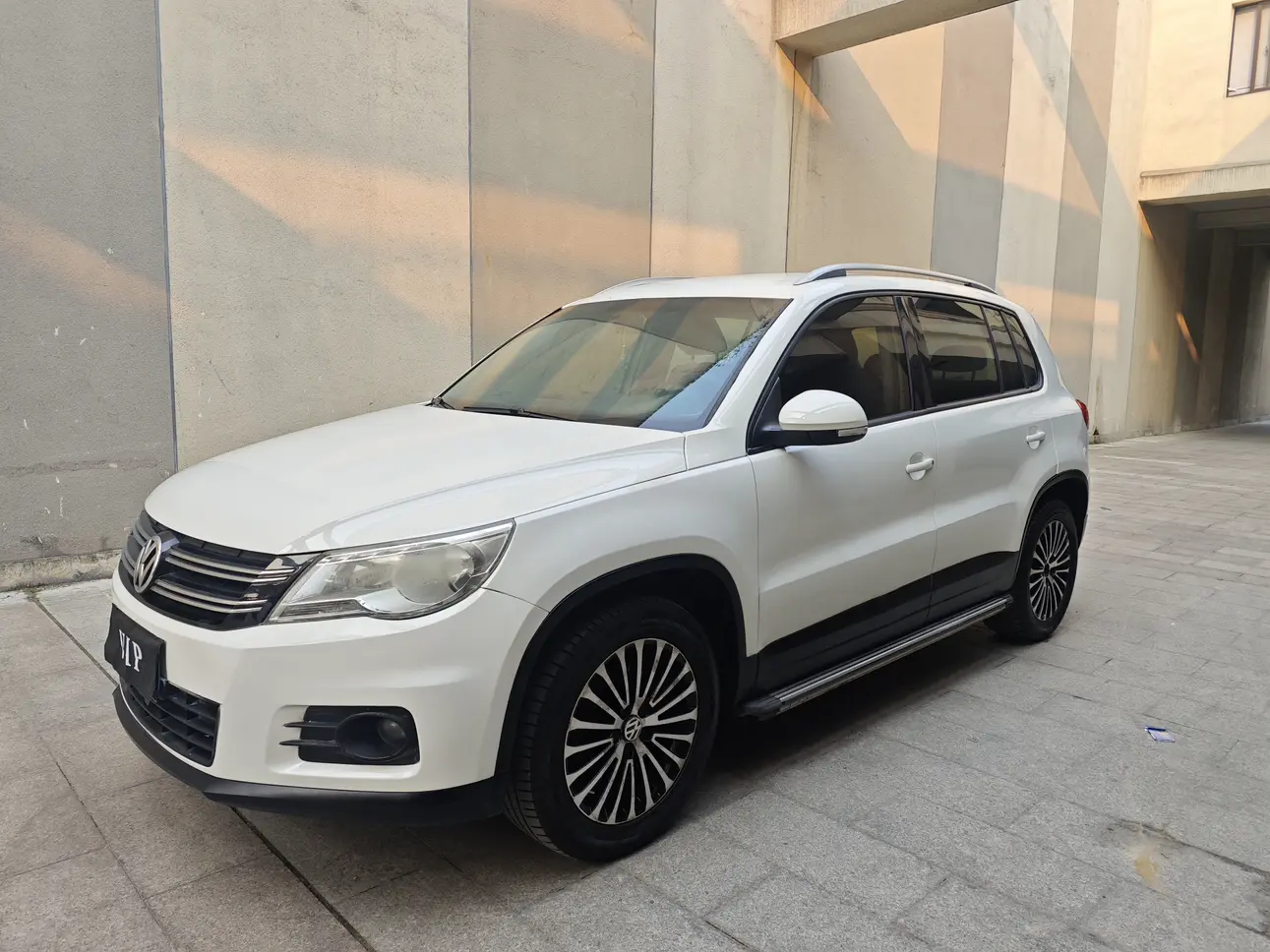 Volkswagen Tiguan (Tharu)